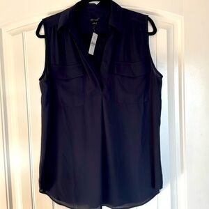 And Taylor size large sleeveless dark navy front pockets top never used